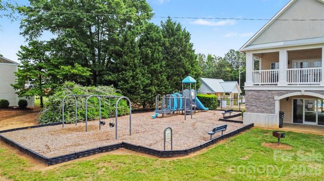 552 Chase Brook Drive, Rock Hill, SC 29732