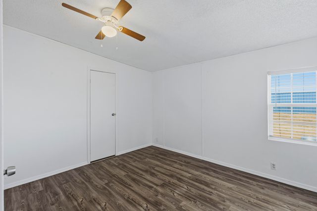 19 Saint Thomas Avenue, Los Lunas, NM 87031