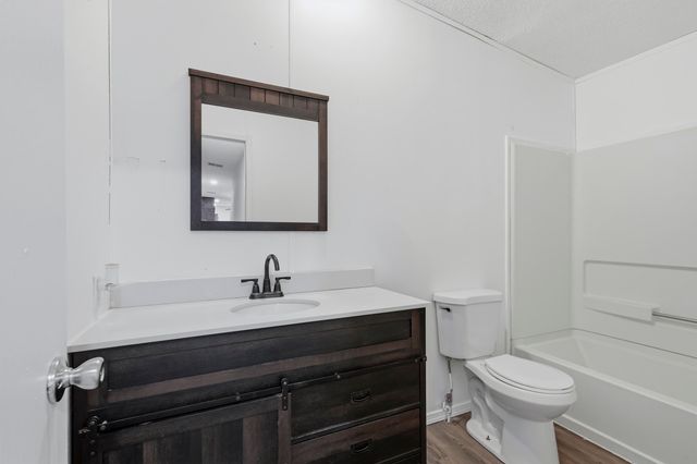 19 Saint Thomas Avenue, Los Lunas, NM 87031
