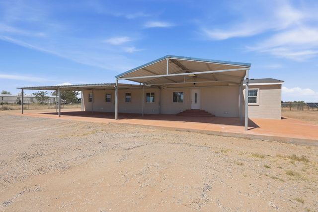 19 Saint Thomas Avenue, Los Lunas, NM 87031