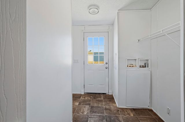 19 Saint Thomas Avenue, Los Lunas, NM 87031