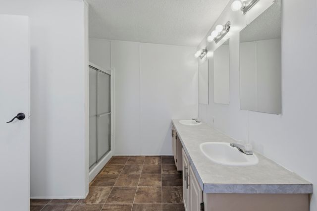 19 Saint Thomas Avenue, Los Lunas, NM 87031