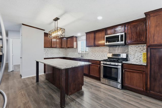 19 Saint Thomas Avenue, Los Lunas, NM 87031