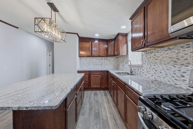 19 Saint Thomas Avenue, Los Lunas, NM 87031