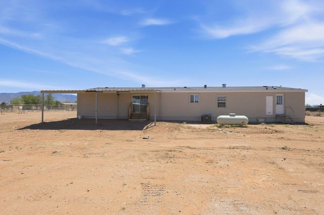 19 Saint Thomas Avenue, Los Lunas, NM 87031