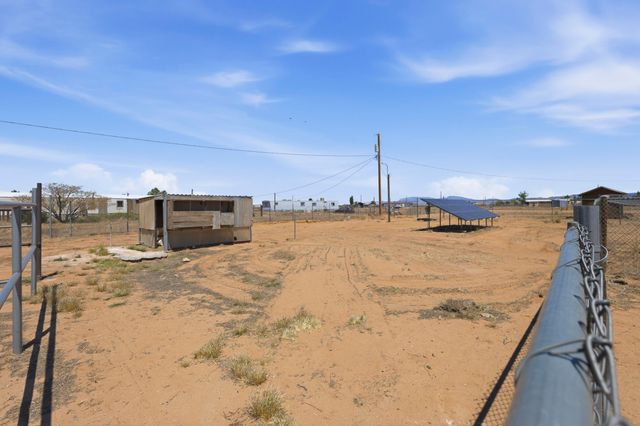 19 Saint Thomas Avenue, Los Lunas, NM 87031