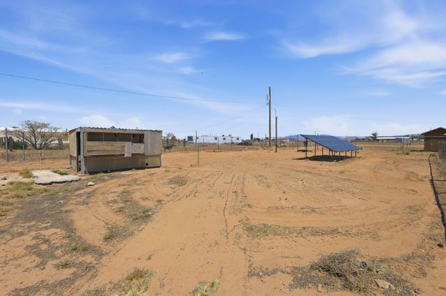 19 Saint Thomas Avenue, Los Lunas, NM 87031