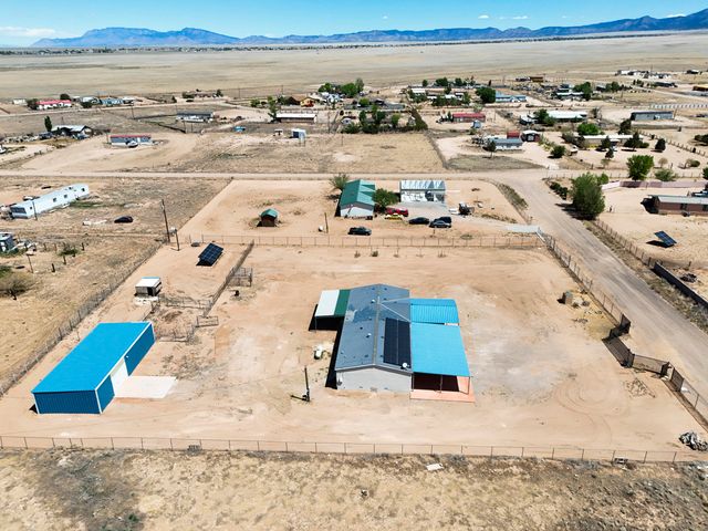 19 Saint Thomas Avenue, Los Lunas, NM 87031