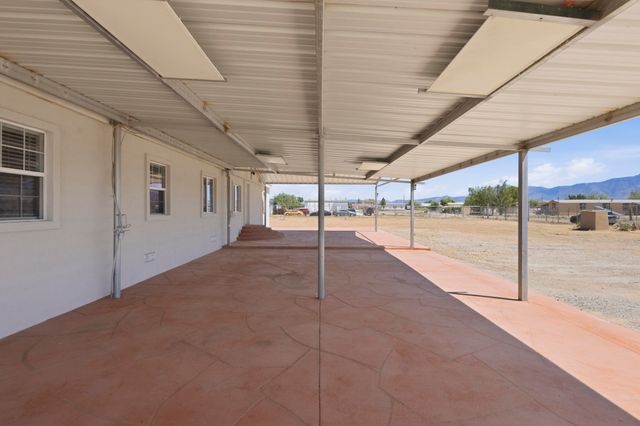 19 Saint Thomas Avenue, Los Lunas, NM 87031