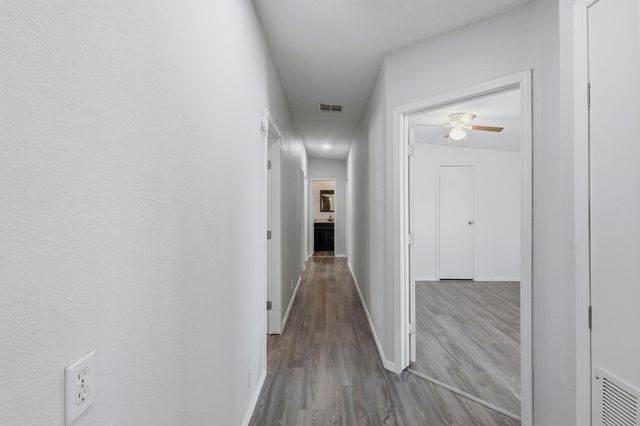 19 Saint Thomas Avenue, Los Lunas, NM 87031