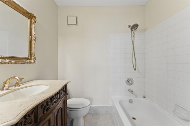 2709 NE 15th St, Pompano Beach, FL 33062