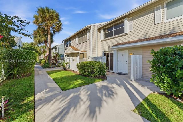 2709 NE 15th St, Pompano Beach, FL 33062