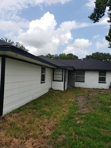 7406 Saint Louis Street, Houston, TX 77028