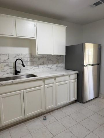 7406 Saint Louis Street, Houston, TX 77028