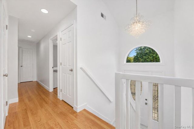 15 Oakhurst Street, South Huntington, NY 11746