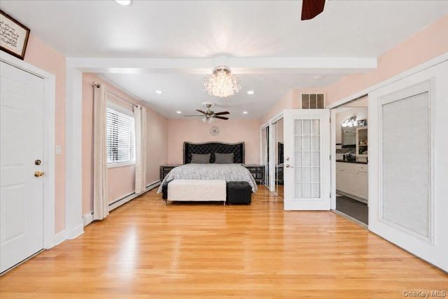 15 Oakhurst Street, South Huntington, NY 11746