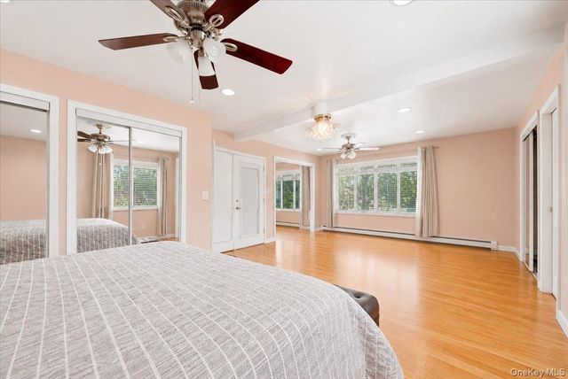 15 Oakhurst Street, South Huntington, NY 11746