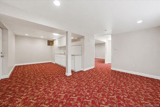 15 Oakhurst Street, South Huntington, NY 11746