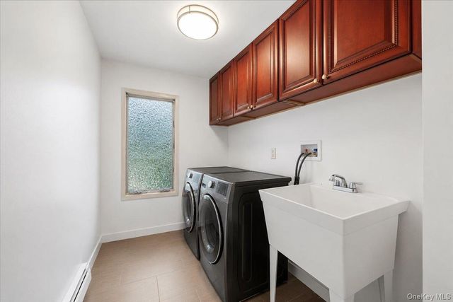 15 Oakhurst Street, South Huntington, NY 11746