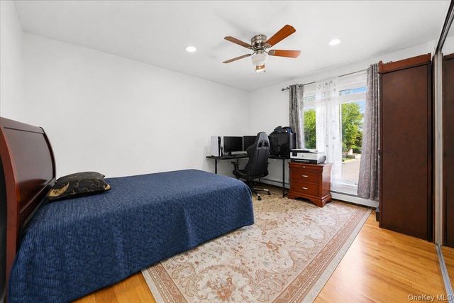 15 Oakhurst Street, South Huntington, NY 11746
