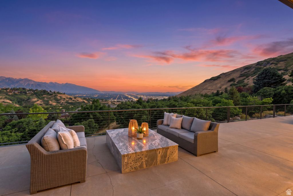 350 E CAPITOL OAKS LN, Salt Lake City, UT 84103 — photo 4