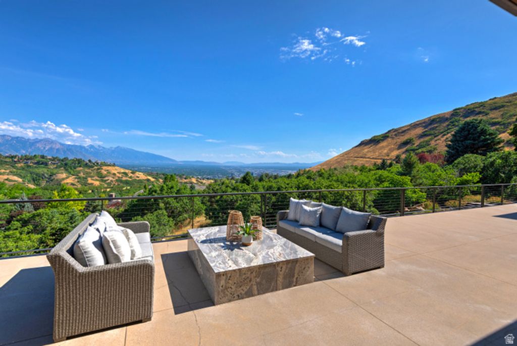 350 E CAPITOL OAKS LN, Salt Lake City, UT 84103 — photo 5