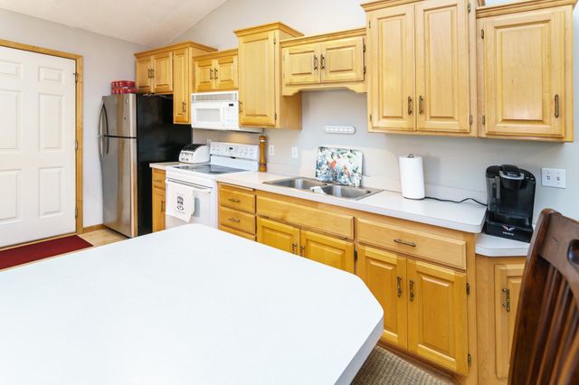 4148 93rd Avenue N, Brooklyn Park, MN 55443