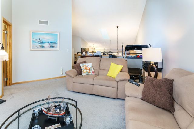 4148 93rd Avenue N, Brooklyn Park, MN 55443