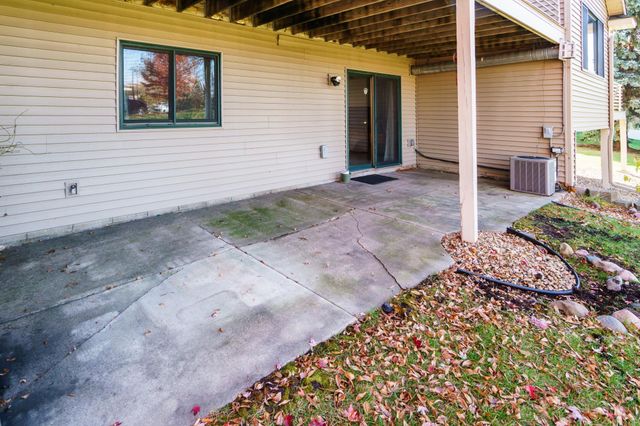 4148 93rd Avenue N, Brooklyn Park, MN 55443