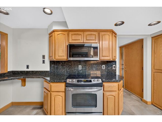 3038 Se ROOD Ct, Hillsboro, OR 97123