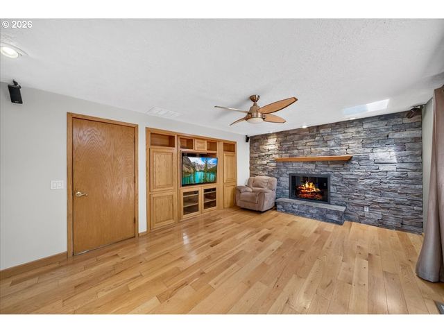 3038 Se ROOD Ct, Hillsboro, OR 97123