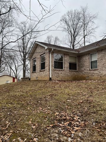 725 E 600 N, Coatesville, IN 46121