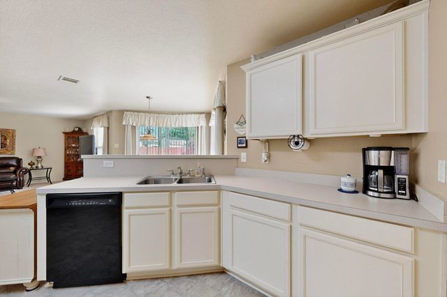 219 Vivian Drive, Waxahachie, TX 75165