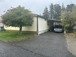16131 W HOFFELDT Ln Sp 15, Brookings, OR 97415