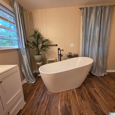 3893 PARKWOOD ROAD, Bessemer, AL 35022