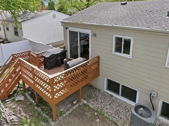 11959 Brookmont Drive, Maryland Heights, MO 63043