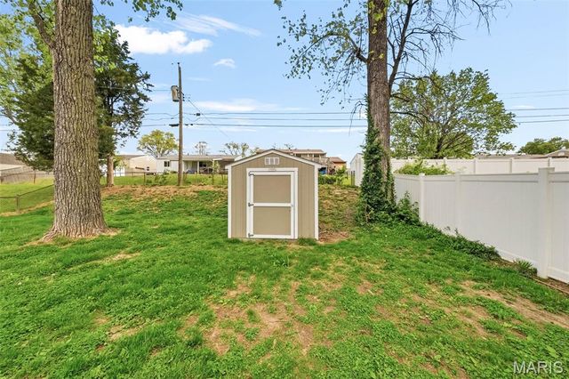 11959 Brookmont Drive, Maryland Heights, MO 63043