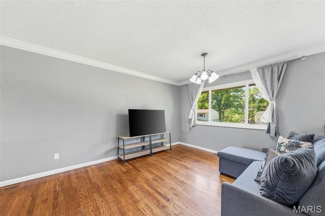 11959 Brookmont Drive, Maryland Heights, MO 63043
