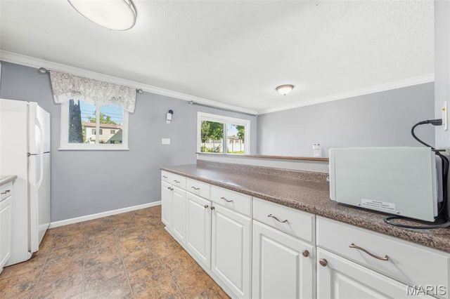 11959 Brookmont Drive, Maryland Heights, MO 63043