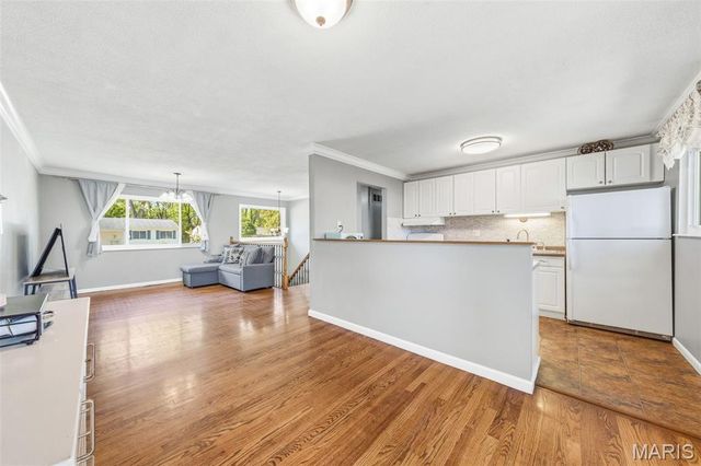11959 Brookmont Drive, Maryland Heights, MO 63043