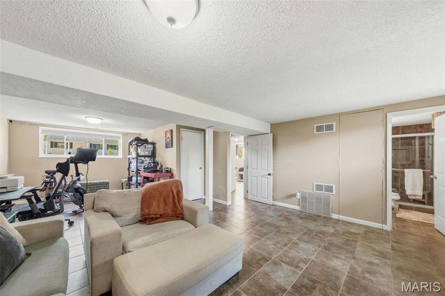 11959 Brookmont Drive, Maryland Heights, MO 63043