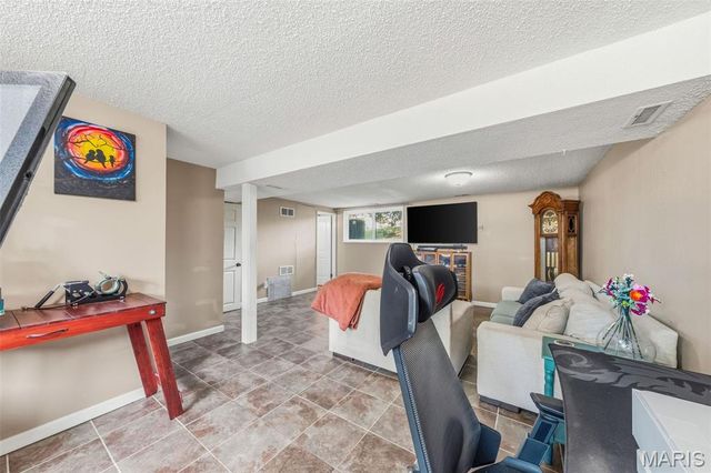 11959 Brookmont Drive, Maryland Heights, MO 63043