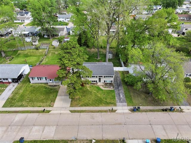 11959 Brookmont Drive, Maryland Heights, MO 63043