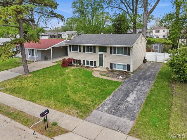 11959 Brookmont Drive, Maryland Heights, MO 63043