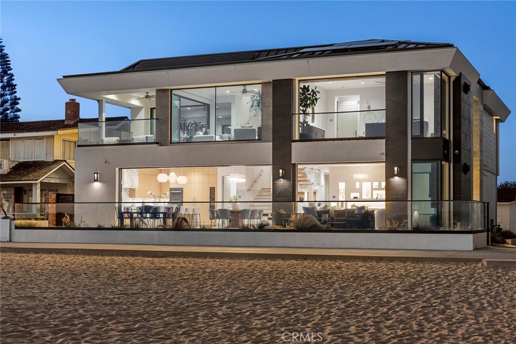 706 W Oceanfront, Newport Beach, CA 92661