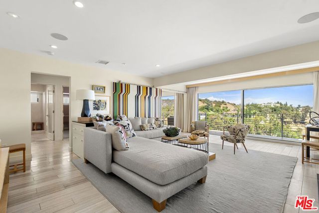1364 Angelo Drive, Los Angeles, CA 90210