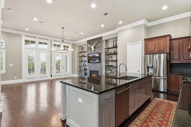 10933 Upland Park, Houston, TX 77043