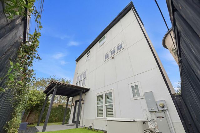 10933 Upland Park, Houston, TX 77043