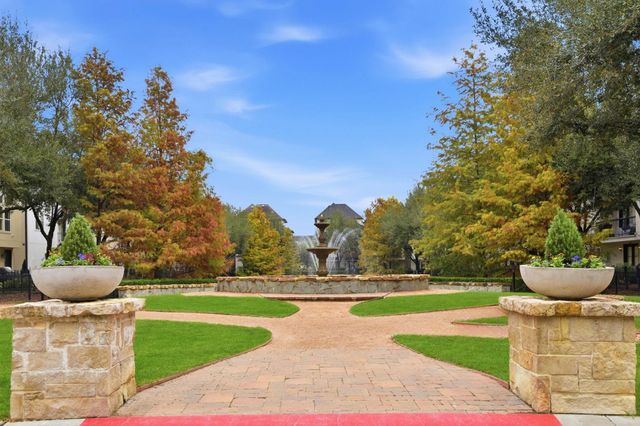 10933 Upland Park, Houston, TX 77043