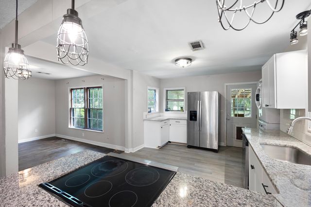 510 E O Street, Russellville, AR 72801